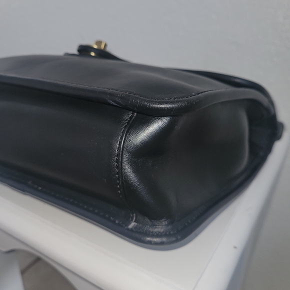 SOLD! Vintage Coach Black 2 Way Shoulder Bag Handbag Brass Hardware Turnlock - Picture 11 of 16